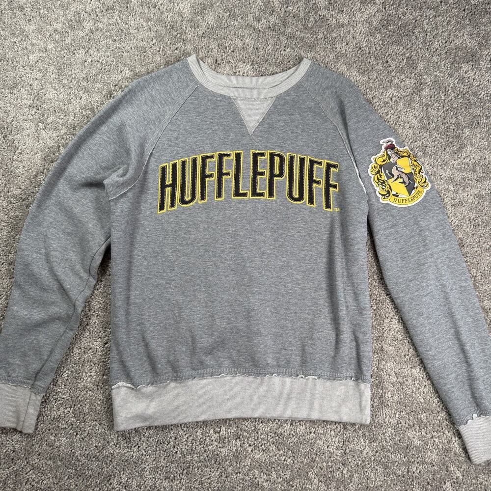 Universal Wizarding World of Harry Potter Hufflepuff Sweatshirt Gray Medium
